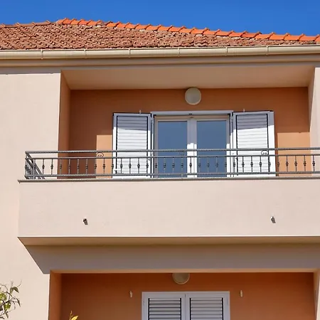 Alfonso Apartment *